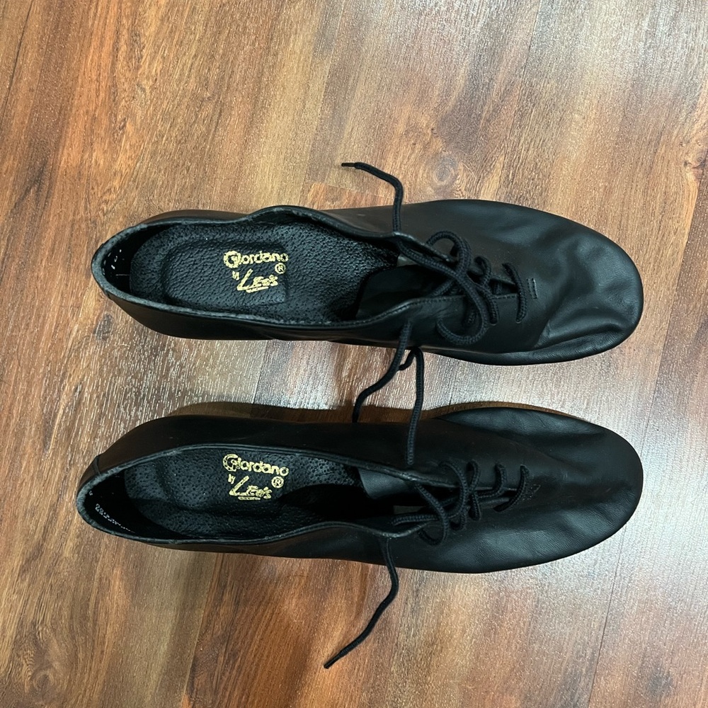 Elegant Leather Women’s Tap Shoes - Picture 2 of 4